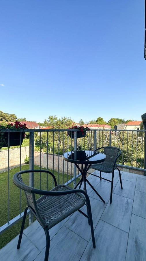 Linden Apartman 106 - Adults Only Mosonmagyaróvár Extérieur photo